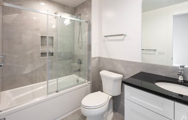 2 beds, 2 baths, 976 sqft, $3,250, Unit 3833-512