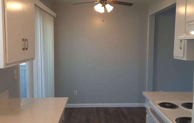 ~Welcome Home!!~ 1 Bed in highly desirable CAMPBELL neighborhood.