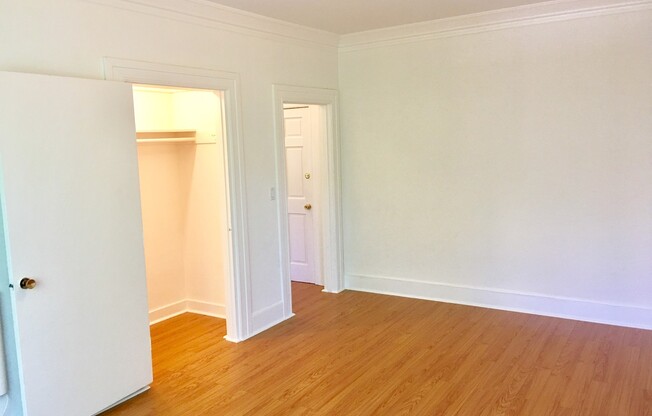 2 beds, 1 bath, $2,250, Unit 301