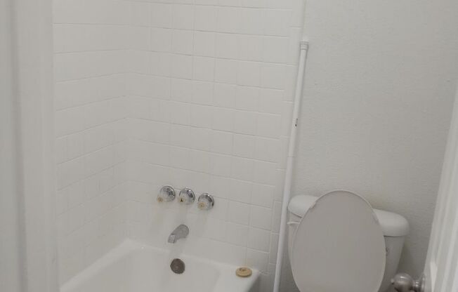 1 bed, 1 bath, 455 sqft, $775, Unit 19-1904