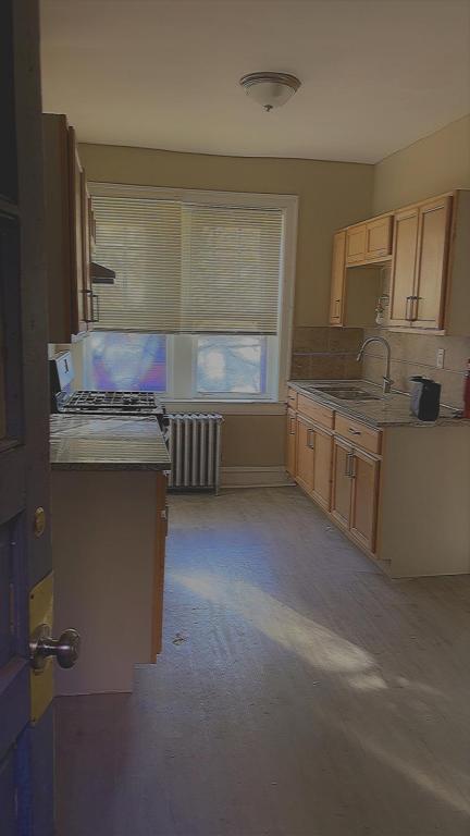 7759 S Kingston Ave 1