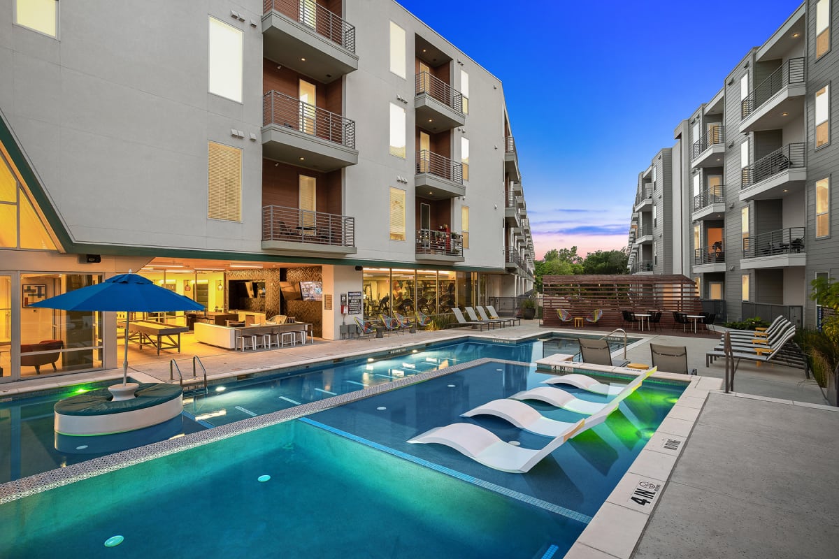 CONTEMPORARY LUXURY APARTMENTS IN AUSTIN, TX