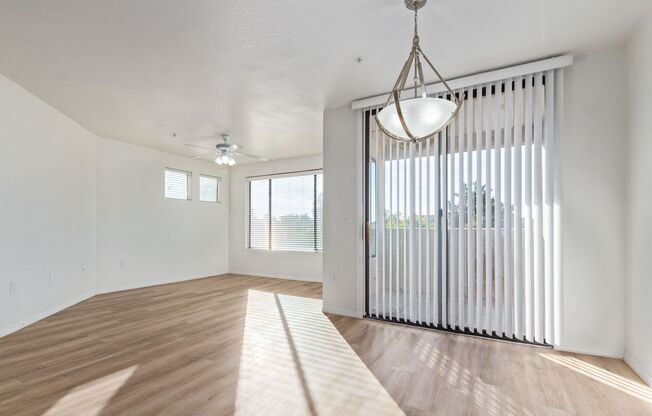 Huge 1 bedroom in Central Phoenix! Close to all major freeways!