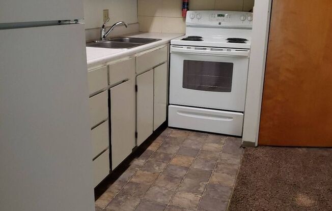 1 bed, 1 bath, 420 sqft, $585, Unit 8252