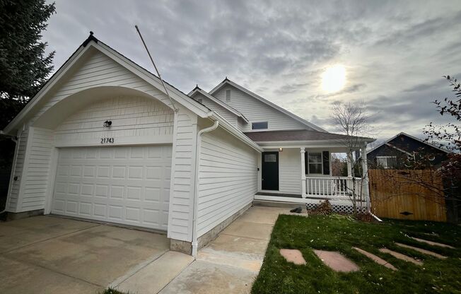 Beautifully Renovated 4-Bedroom Home in Canterberry Crossing