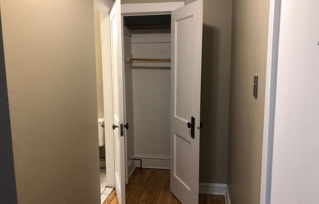 Studio, 1 bath, 305 sqft, $835, Unit 15