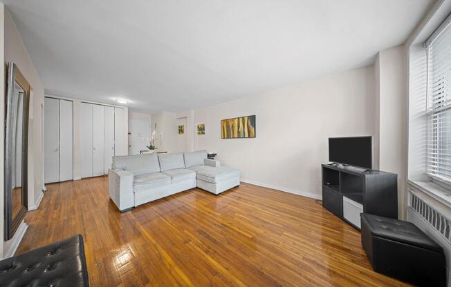 720 E 31 ST