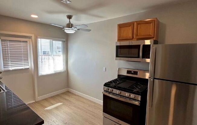 2 beds, 1 bath, 667 sqft, $2,595