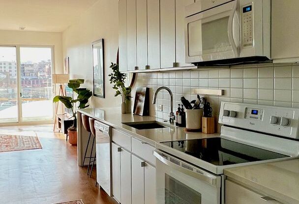 1 bed, 1 bath, 792 sqft, $1,485, Unit 409