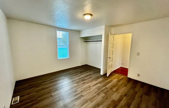 2 beds, 1 bath, $1,400