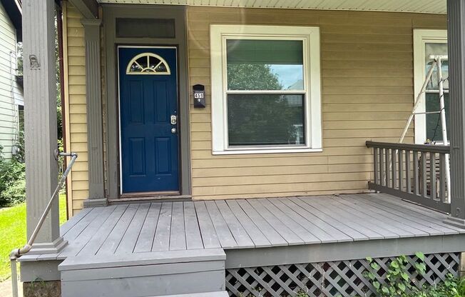 457-459 E Woodrow Ave