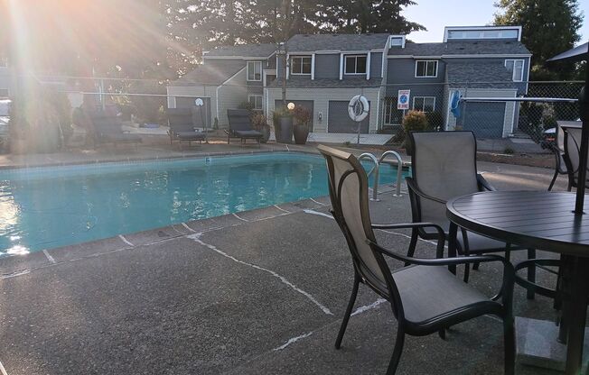 2 beds, 1.5 baths, 1,050 sqft, $2,049, Unit 214-776C