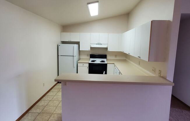 2 beds, 1 bath, $1,079