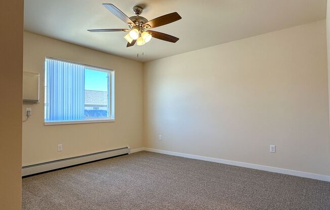 3 beds, 2 baths, 1,092 sqft, $1,595, Unit AT 715-49