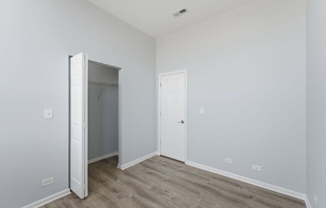 2 beds, 2 baths, 900 sqft, $2,550, Unit 212