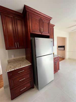 2 beds, 1 bath, $2,800, Unit 3