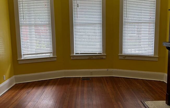 Savannah 1ST Floor of Duplex on Whitaker Street @ 34th-Near Forsyth Park