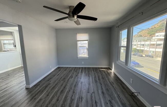 1 bed, 1 bath, 700 sqft, $3,200