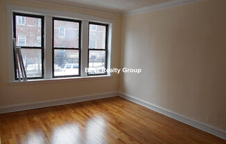 1708 W LUNT