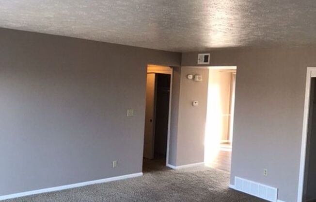 2 beds, 1 bath, 948 sqft, $1,179, Unit 138