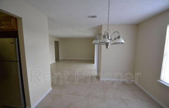 4018 VERSAILLES DR