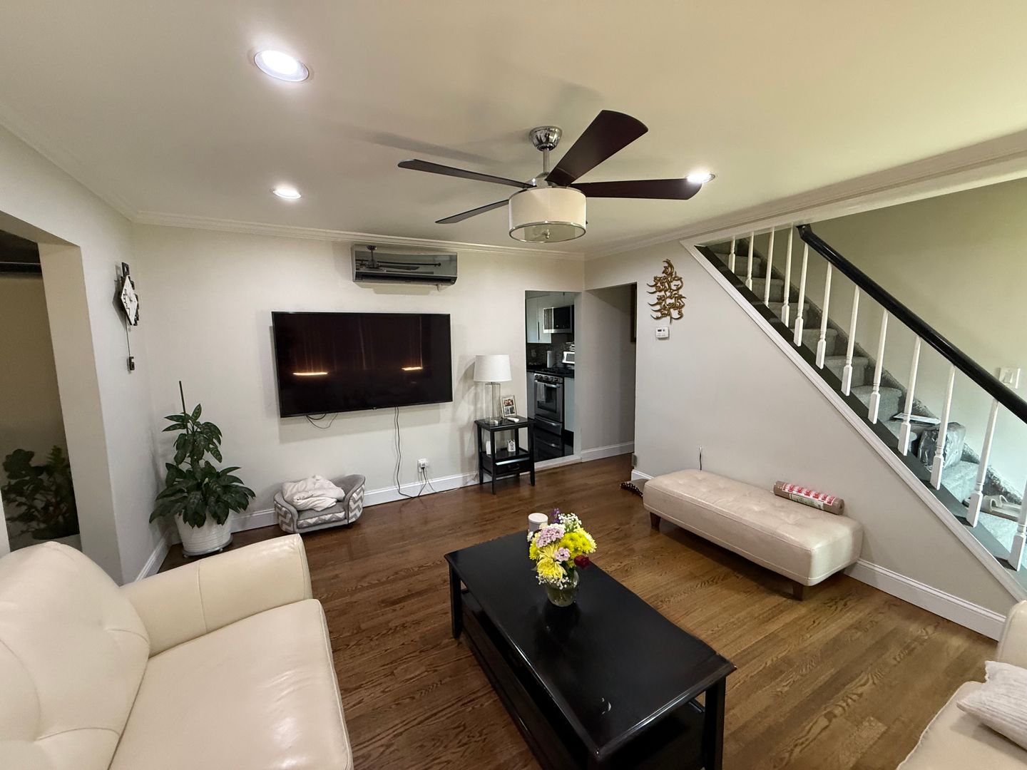 Fantastic 4 Bed/1.5 Bath Home in Valley Stream!