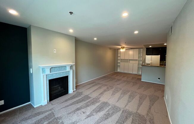 S of the Blvd condo w/upgrades, appliances, gym, parking + more!