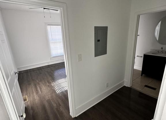 2 beds, 1 bath, $1,195, Unit UNIT A