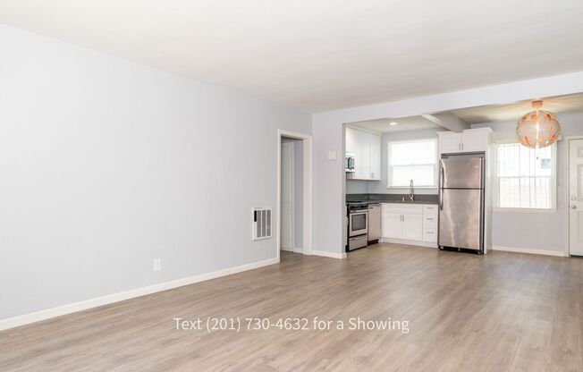 2 beds, 1 bath, $2,800