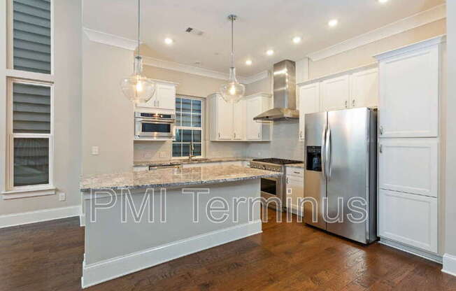 609 BROADVIEW TERRACE NE