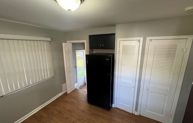 3 beds, 1 bath, $1,800