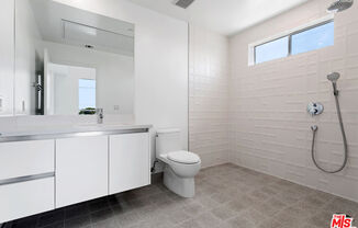 1 bed, 1 bath, $2,990, Unit 301