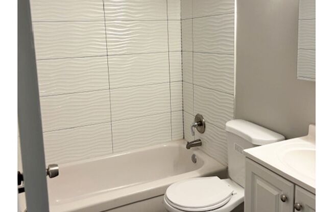1 bed, 1 bath, 560 sqft, $825, Unit 605-22