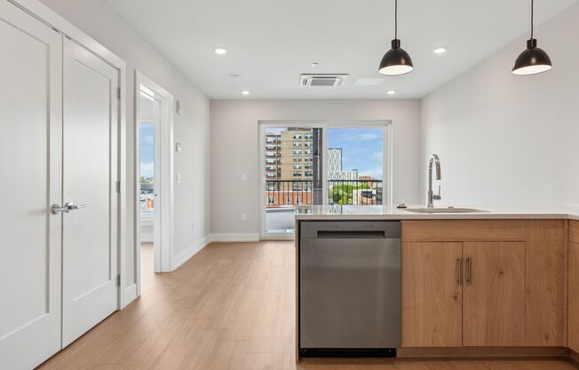 1 bed, 1 bath, 525 sqft, $1,740, Unit Unit 601