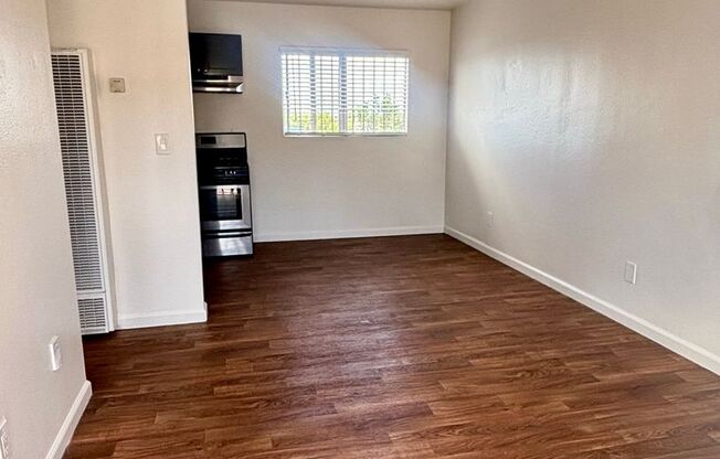 1 bed, 1 bath, 400 sqft, $1,625, Unit 565-2