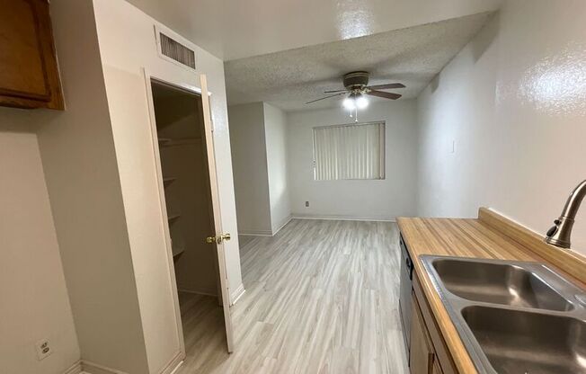 215 N BARRANCA AVE