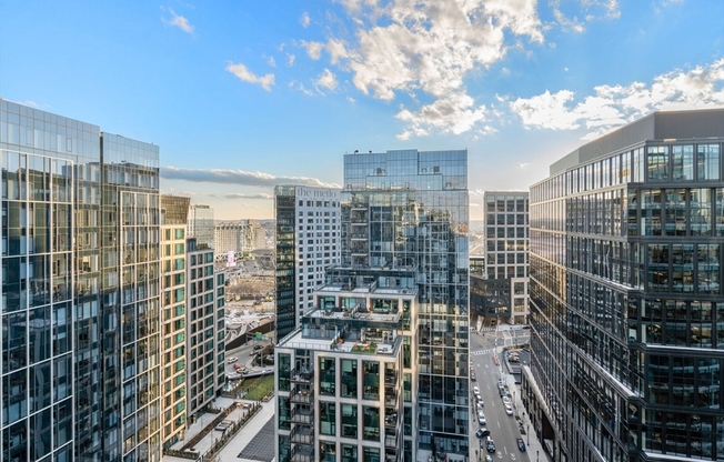 1 bed, 1 bath, 646 sqft, $5,300, Unit 1719