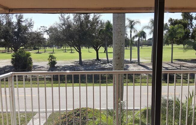 2 beds, 2 baths, 920 sqft, $1,245, Unit Unit # 607