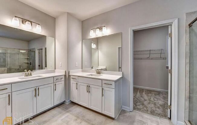 Elegant Living with Timeless Charm & Modern Comforts!