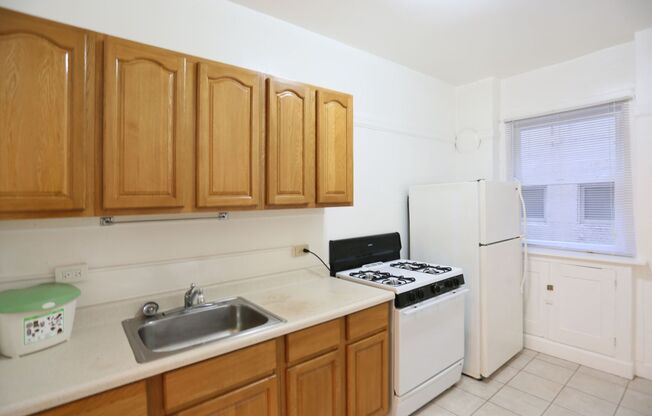 OPEN HOUSE: Thursday (3/12) 7:40pm-8:00pm. Downtown district second floor Junior 1BR on Bush at Mason, Laundry, Elevator (797 Bush St #103)