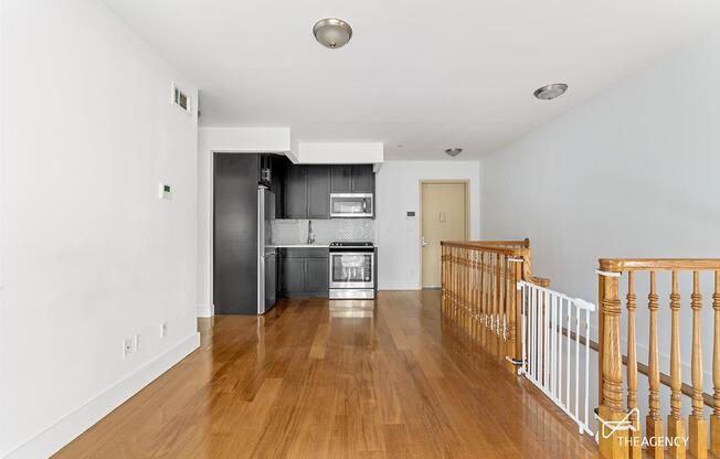 2 beds, 1 bath, $3,250, Unit 1-R