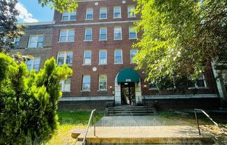 815 Maryland Ave. NE