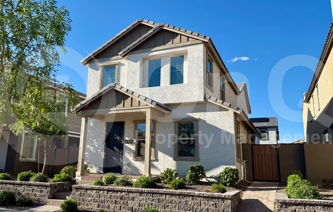 1946 W LARIAT LN