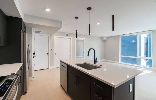 1 bed, 1 bath, 735 sqft, $1,650, Unit 501
