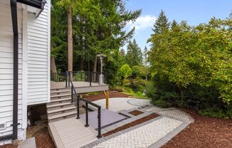 4 beds, 3.5 baths, $5,695