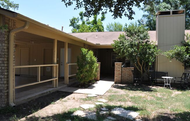 3-Bedroom 2-Bath Duplex in NW Austin