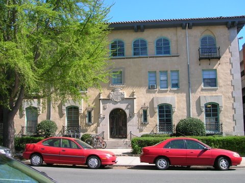 3 beds, 2 baths, $1,800, Unit Apt. 104
