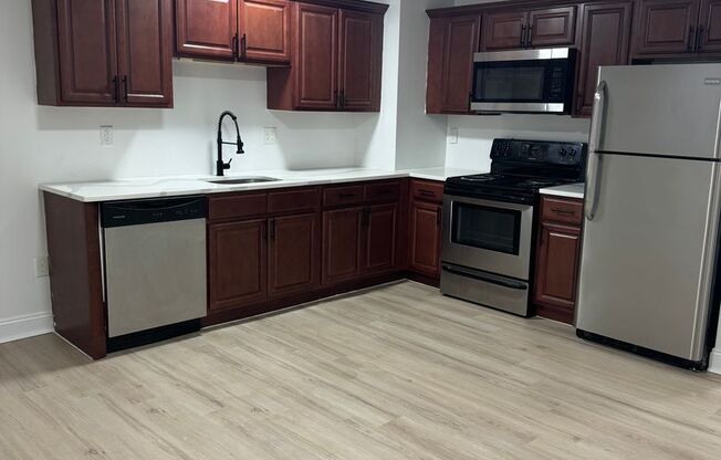 1 bed, 1 bath, 600 sqft, $1,300, Unit 203