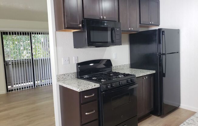 1 bed, 1 bath, 650 sqft, $1,829, Unit 212