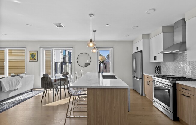 1 bed, 1 bath, 700 sqft, $3,300, Unit 411